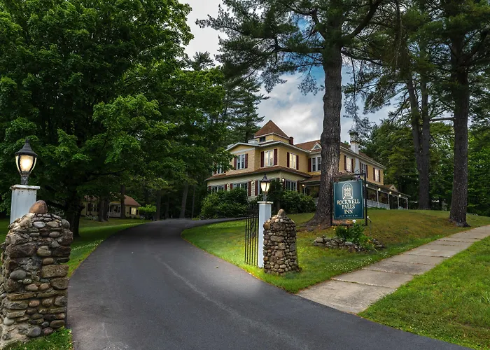 Rockwell Falls Inn And Wine Bar